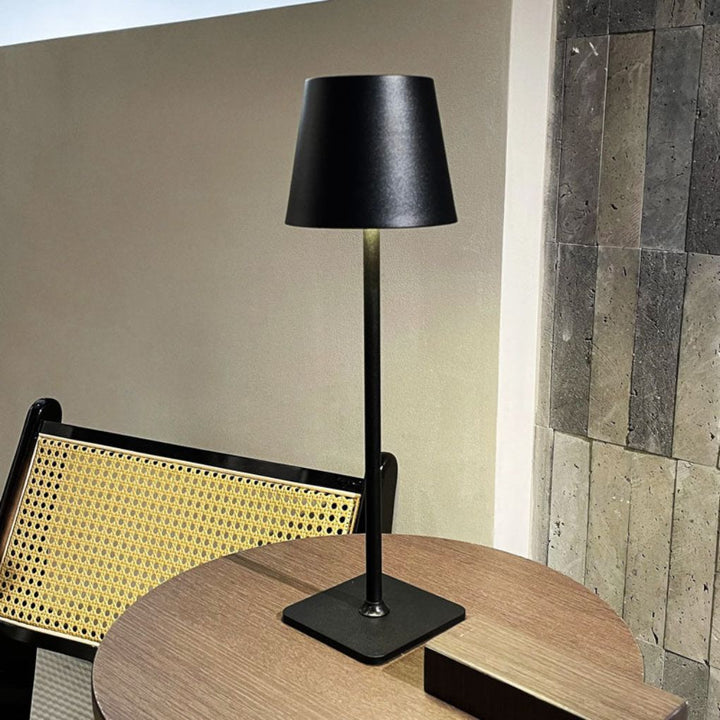Moderne wiederaufladbare kabellose LED-Tischleuchte