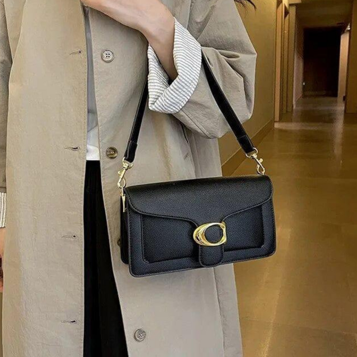 Klassische strukturierte Umhängetasche mit goldfarbener Schnalle