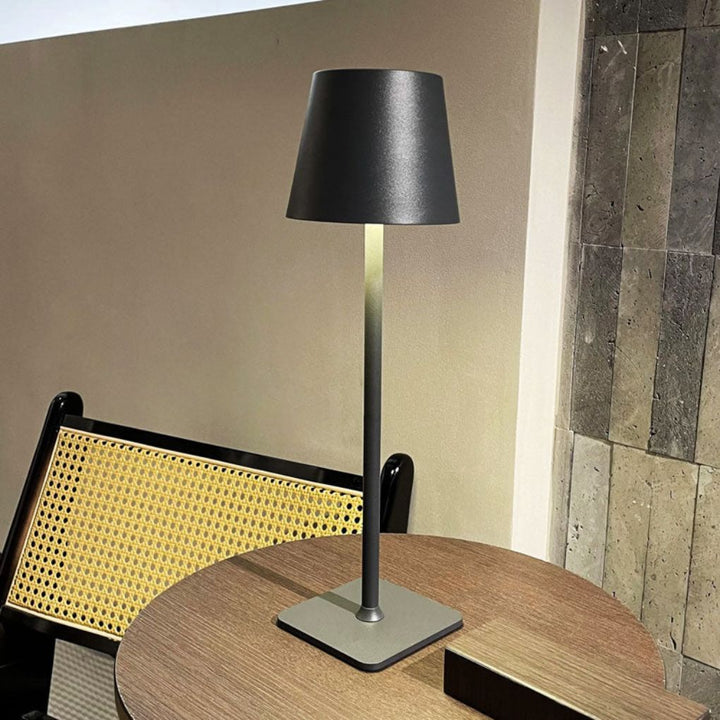 Moderne wiederaufladbare kabellose LED-Tischleuchte