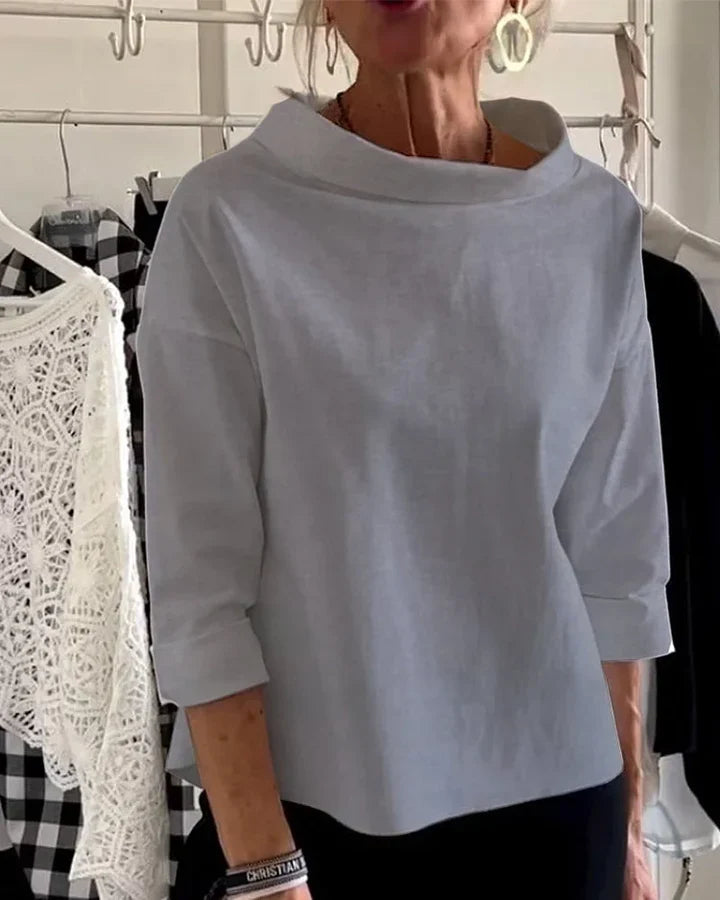 Lässiges Top mit breitem Revers und halbem Rollkragen für einen stylischen Look