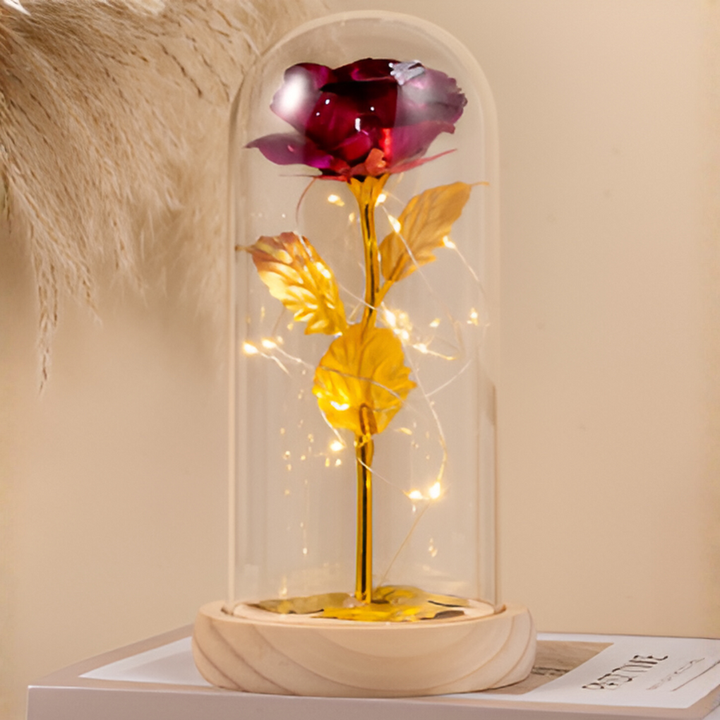Ewige Rose mit LED-Beleuchtung in einer Glaskuppel