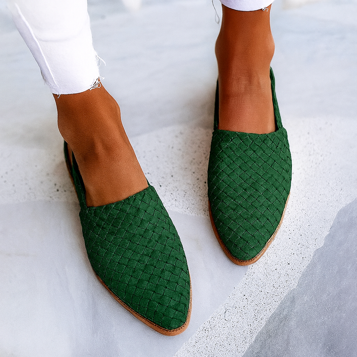 Flache Sandalen im britischen Retro-Stil