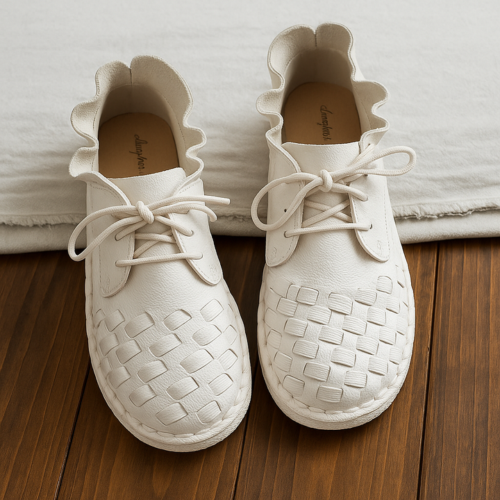 Handgemachte Rindsleder-Flats im Retro-Mori-Girl-Stil