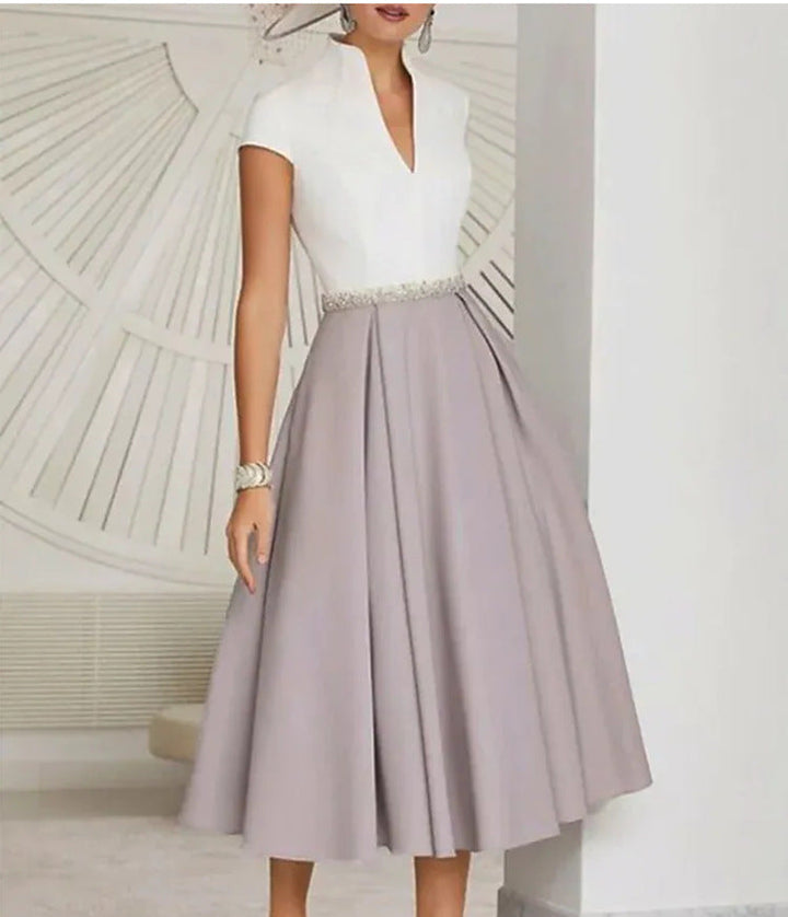 Weißes Farbblock V-Ausschnitt Ausgestelltes Sommerkleid