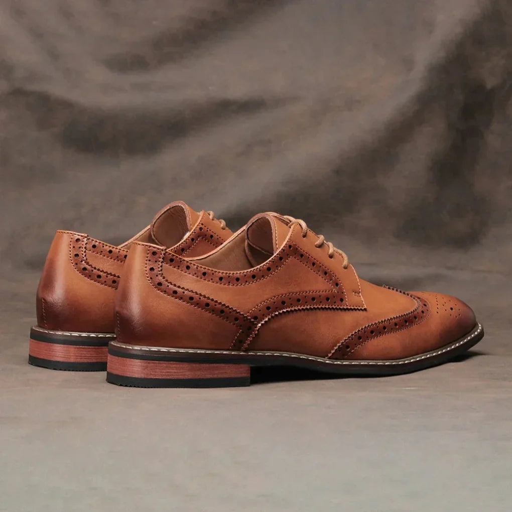 Brogue-Oxford-Schnürschuhe aus Leder mit Flügelkappe