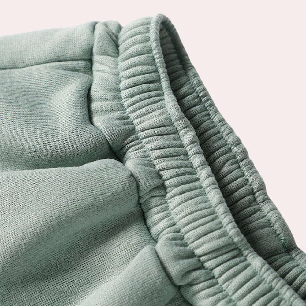 Zweiteiliger Trainingsanzug – Komfort und Stil perfekt aufeinander abgestimmt