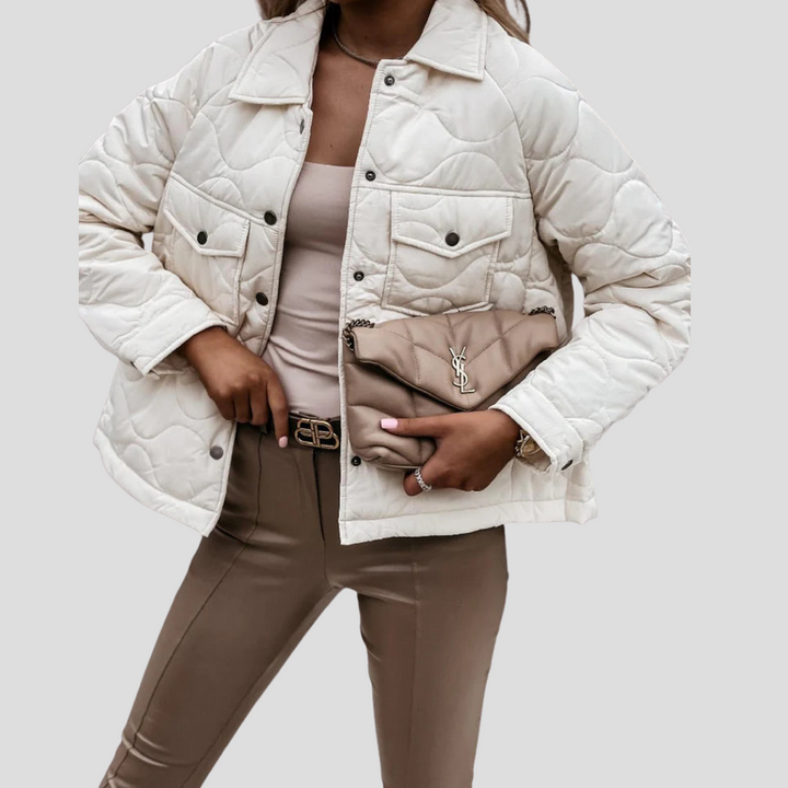 Damenjacke im modernen Schnitt mit Taschen