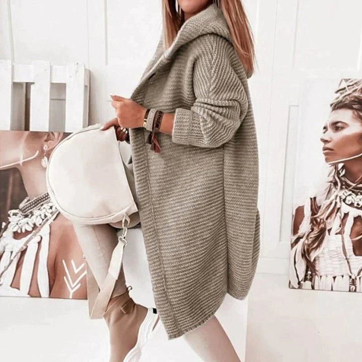 Warme Strick-Cardigan mit Kapuze