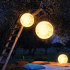 Mondförmige Gartenlampe