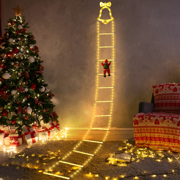 Kletternder Weihnachtsmann als Dekoration