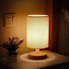 Moderne Nachttischlampe aus Holz